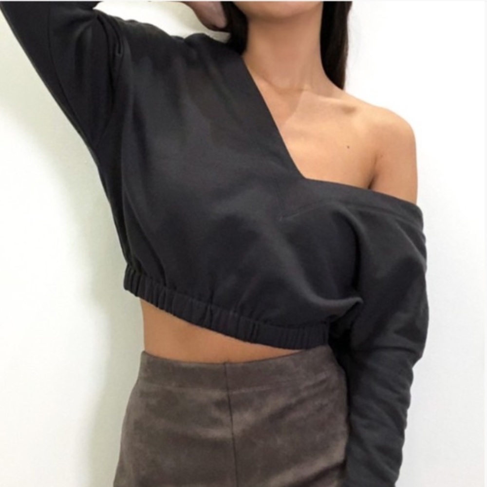 ⚡️CYBER SALE⚡️ Wide Neck Crop Sweatshirt